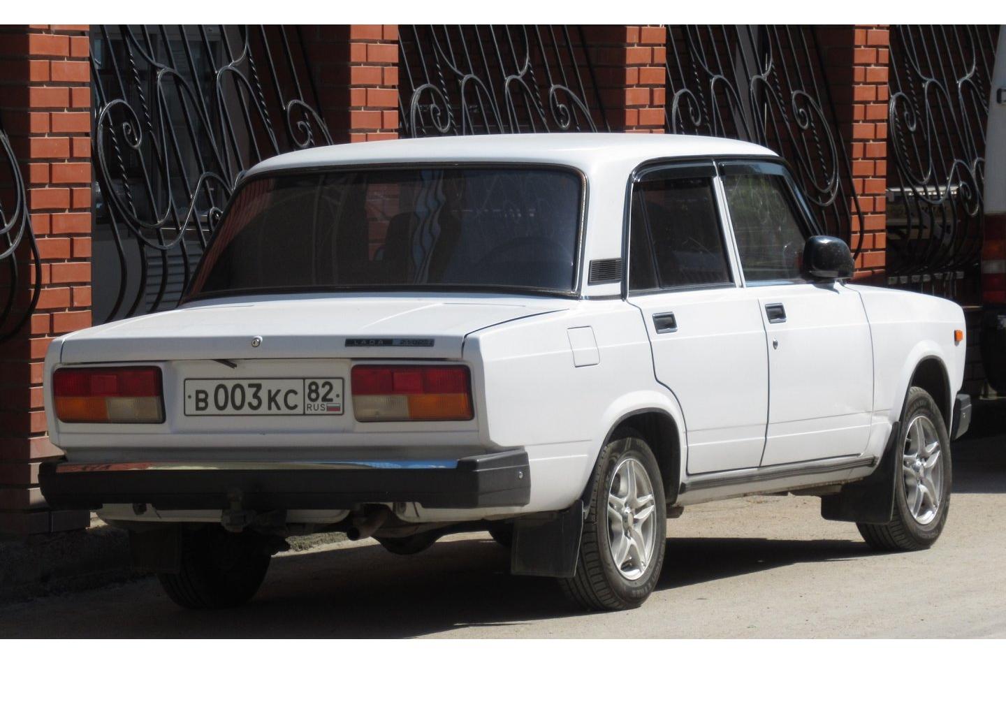 Автомобиль госномер В003КС82