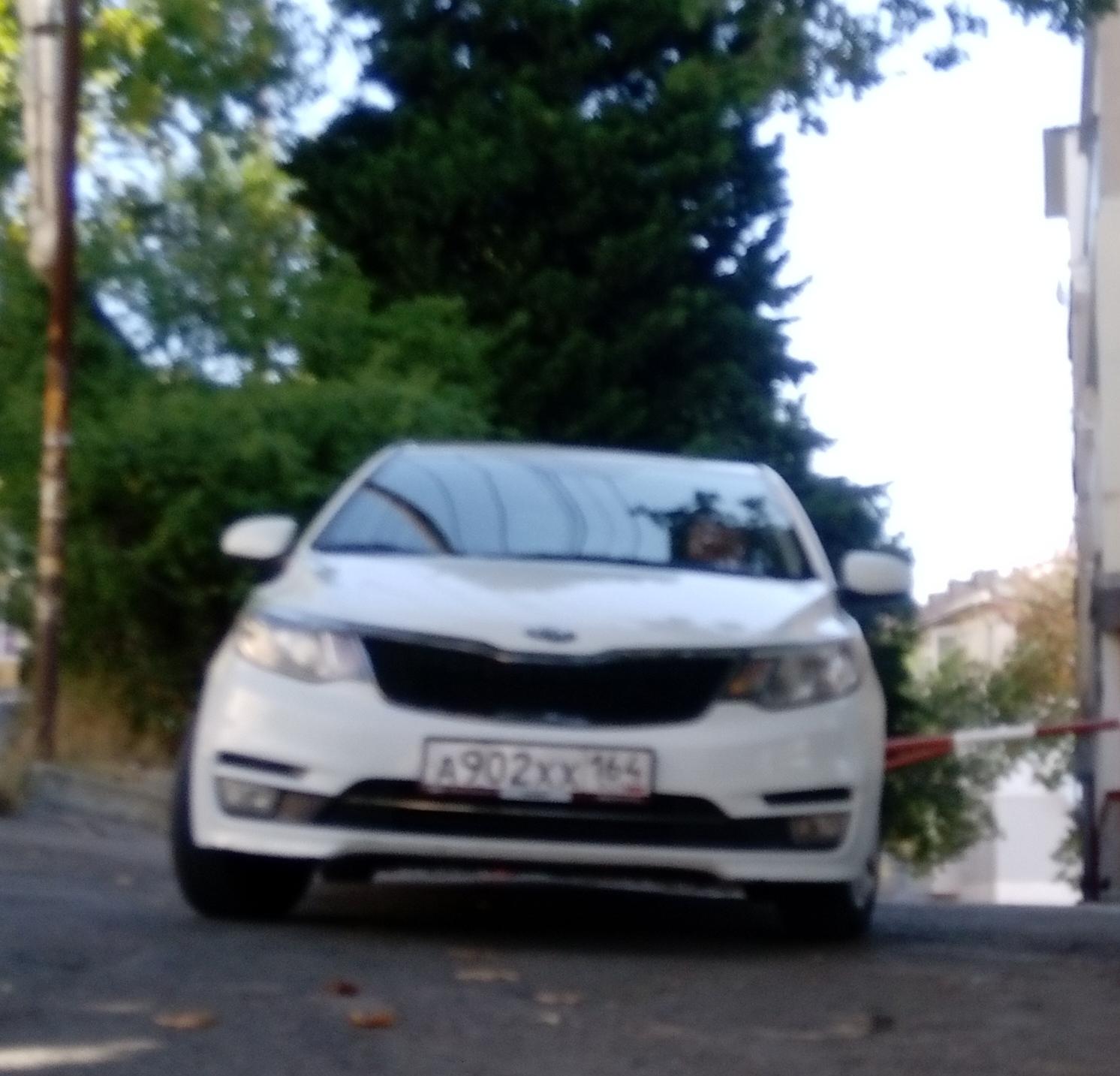 Автомобиль госномер А902ХХ164