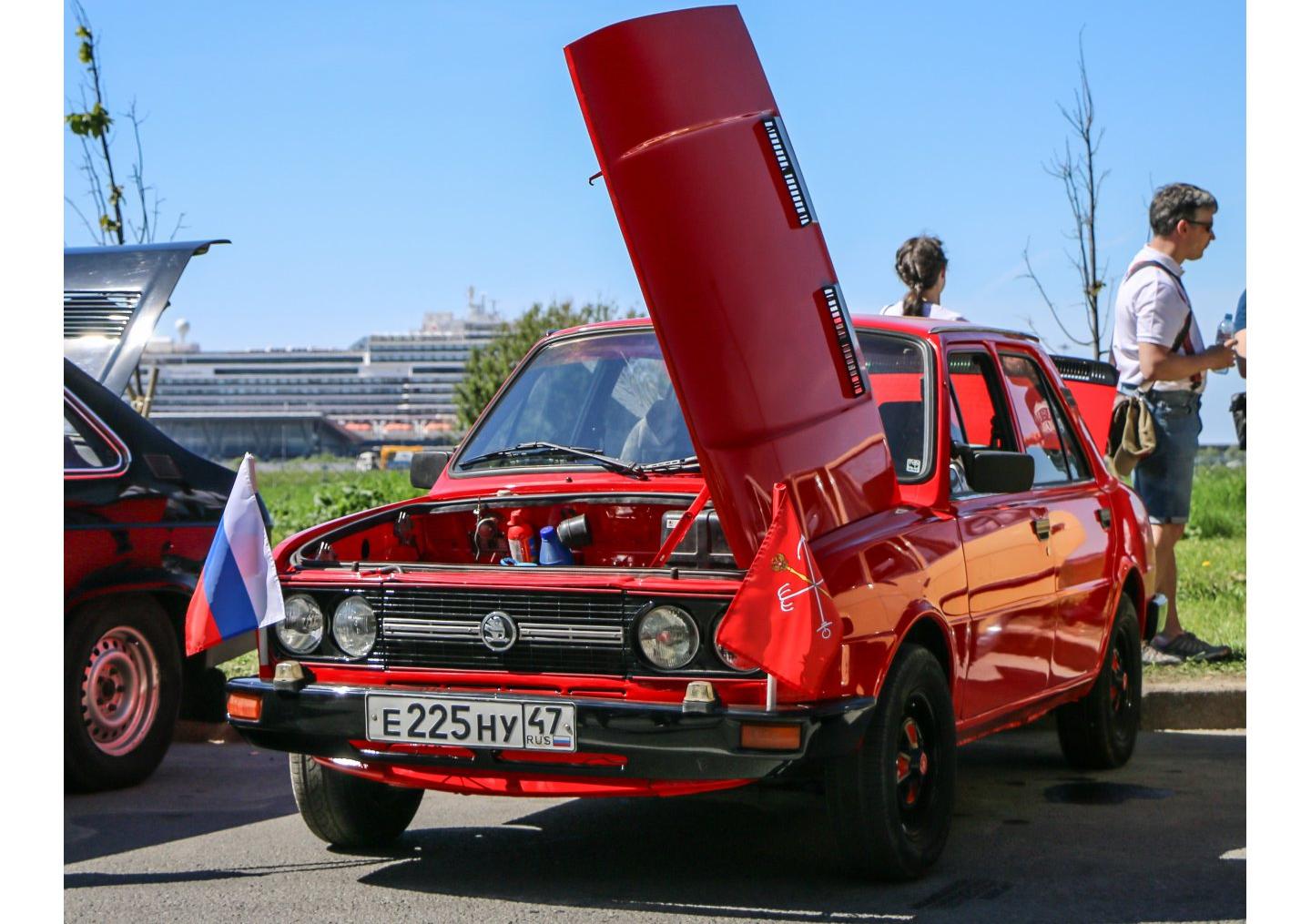 Автомобиль госномер Е225НУ47