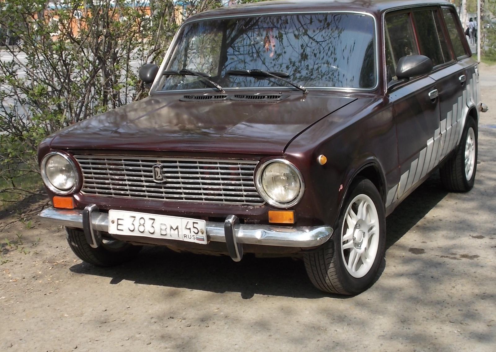 Автомобиль госномер Е383ВМ45
