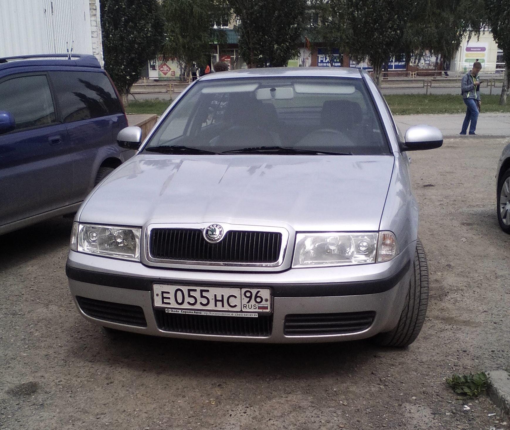 Автомобиль госномер Е055НС96