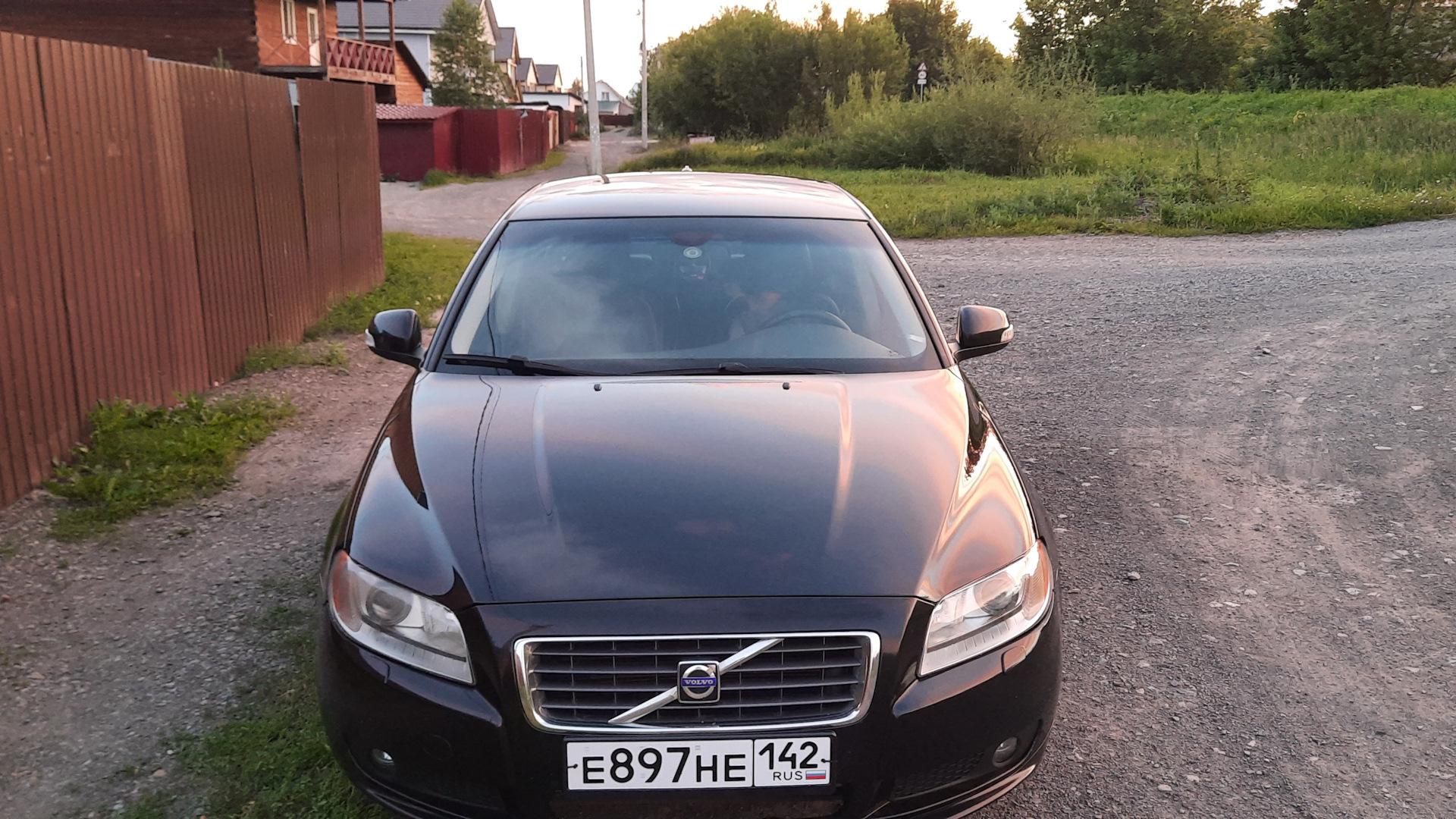 Автомобиль госномер Е897НЕ142