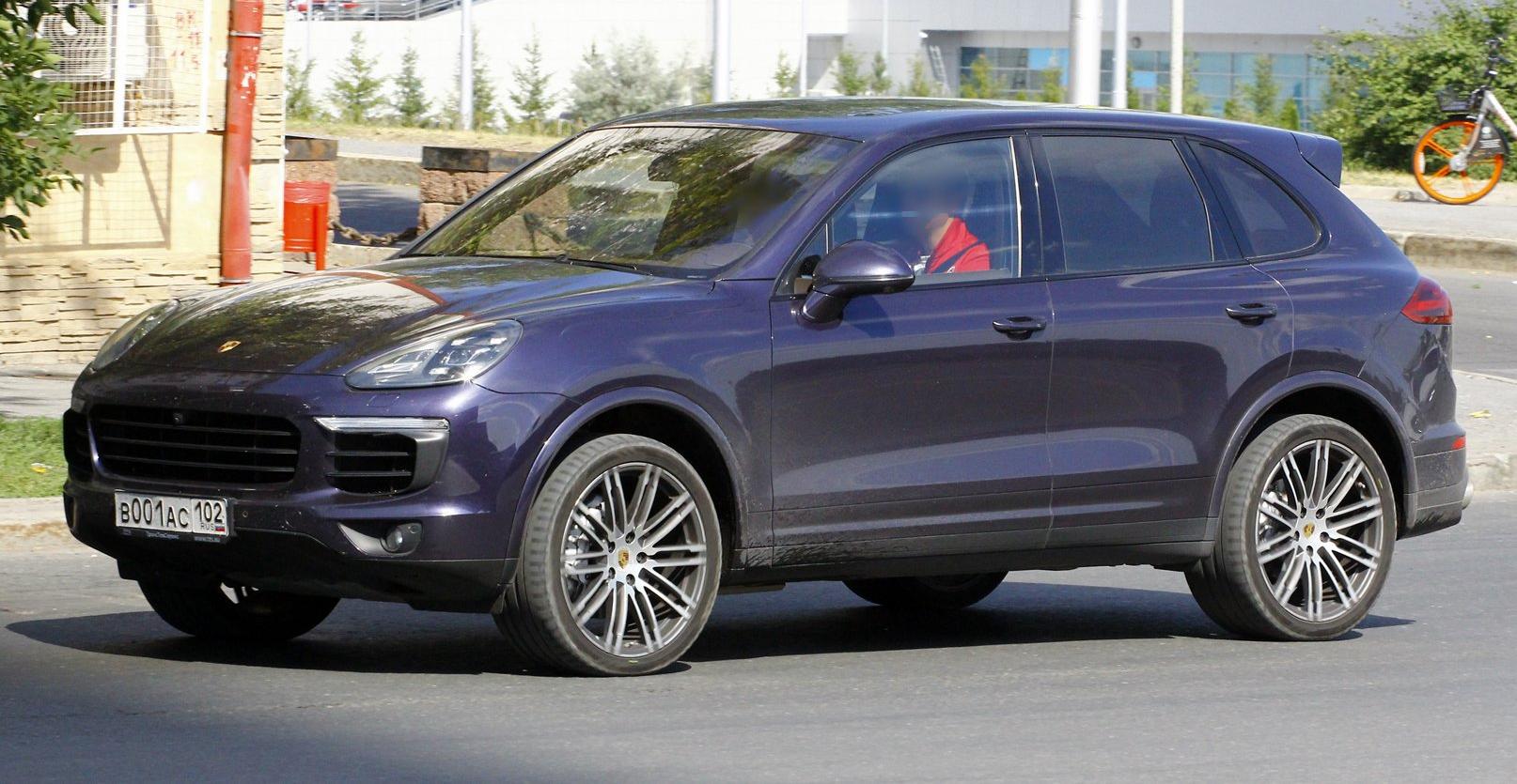 Автомобиль госномер В001АС102