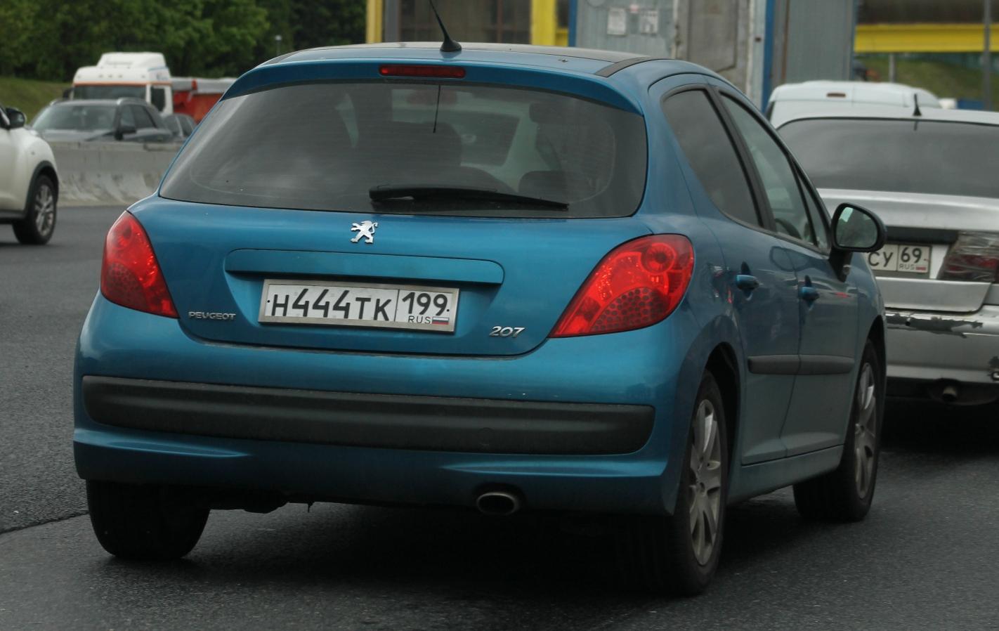 Автомобиль госномер Н444ТК199