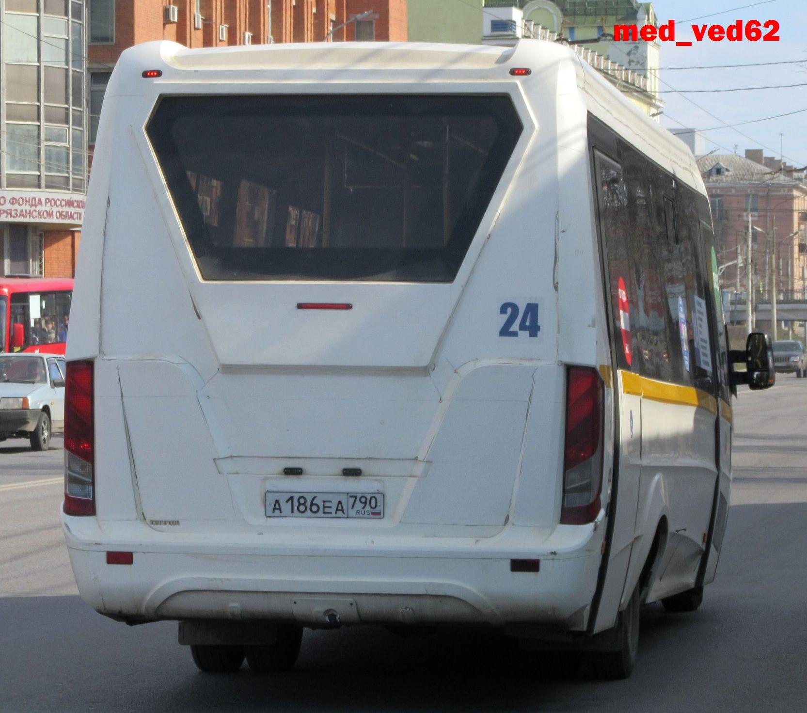 Автомобиль госномер А186ЕА790