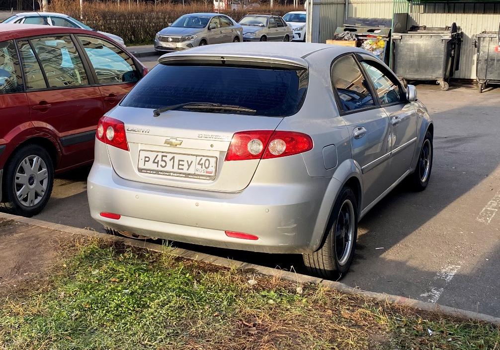 Автомобиль госномер Р451ЕУ40