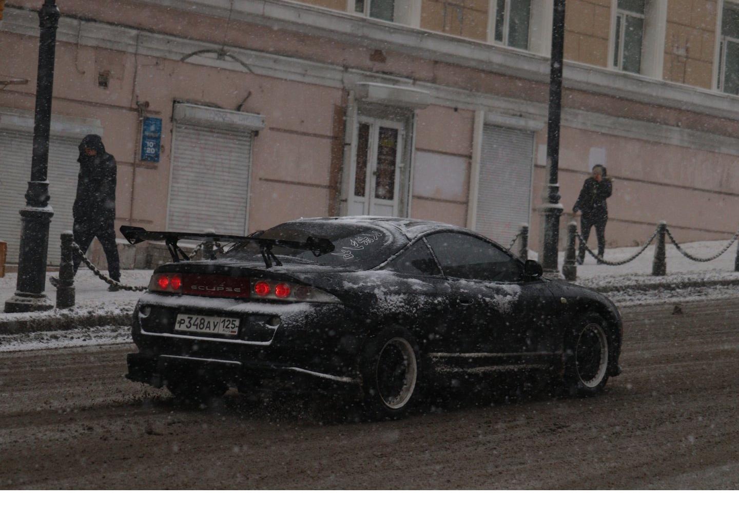 Автомобиль госномер Р348АУ125