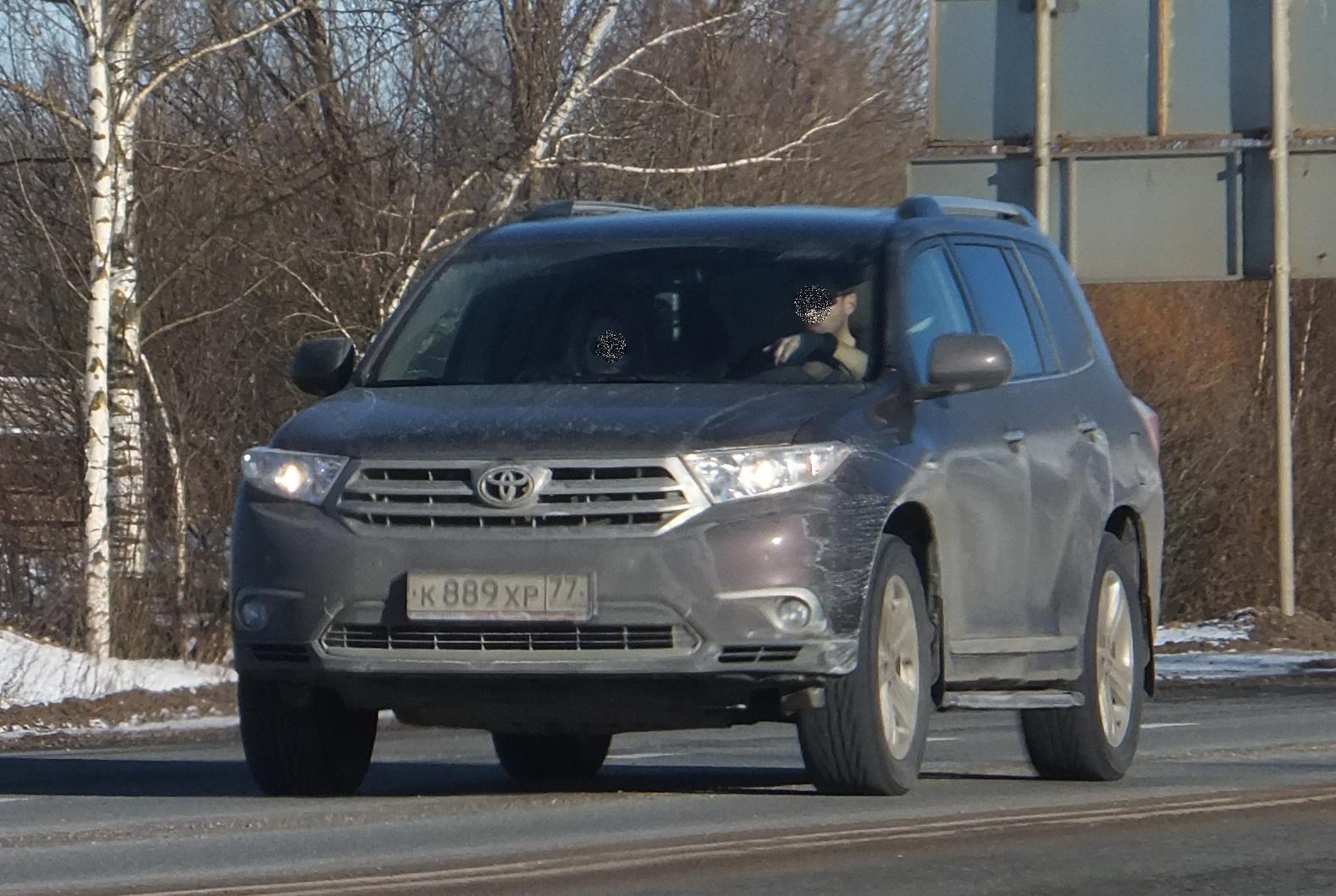 Автомобиль госномер К889ХР77