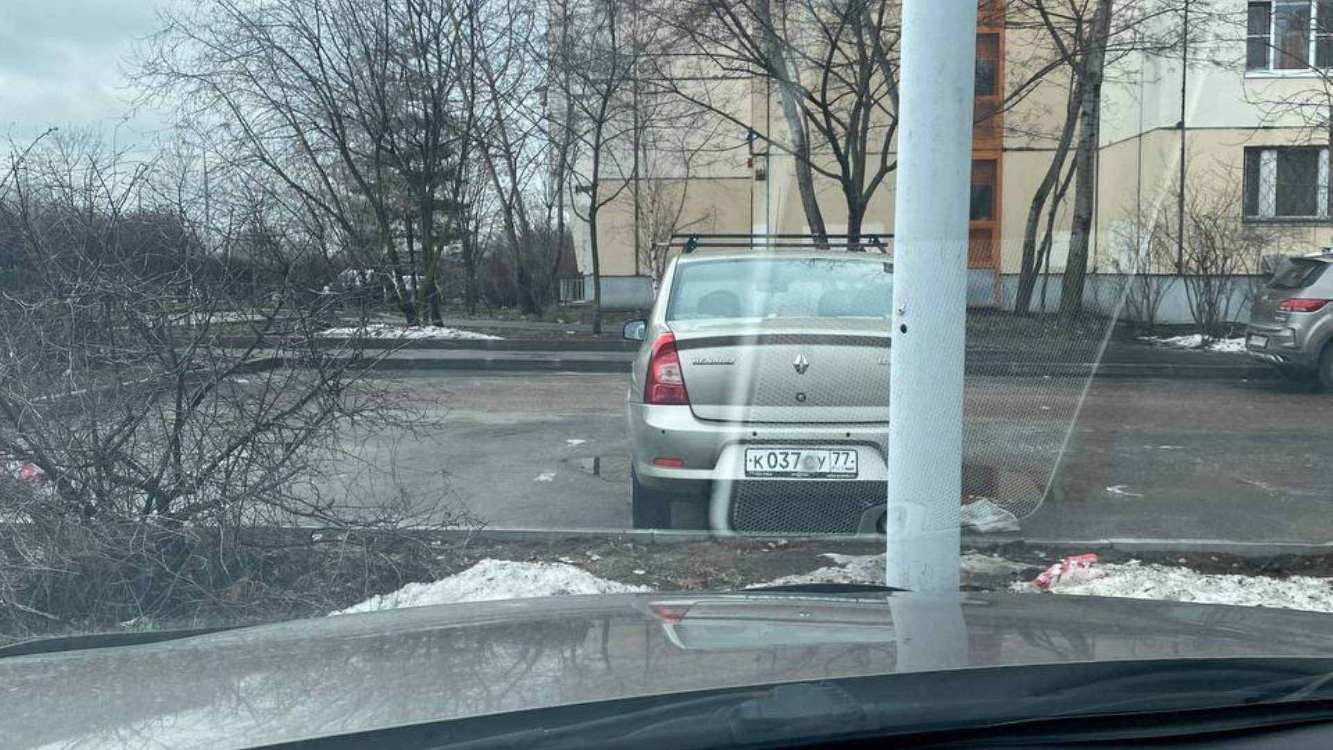 Автомобиль госномер К037СУ77