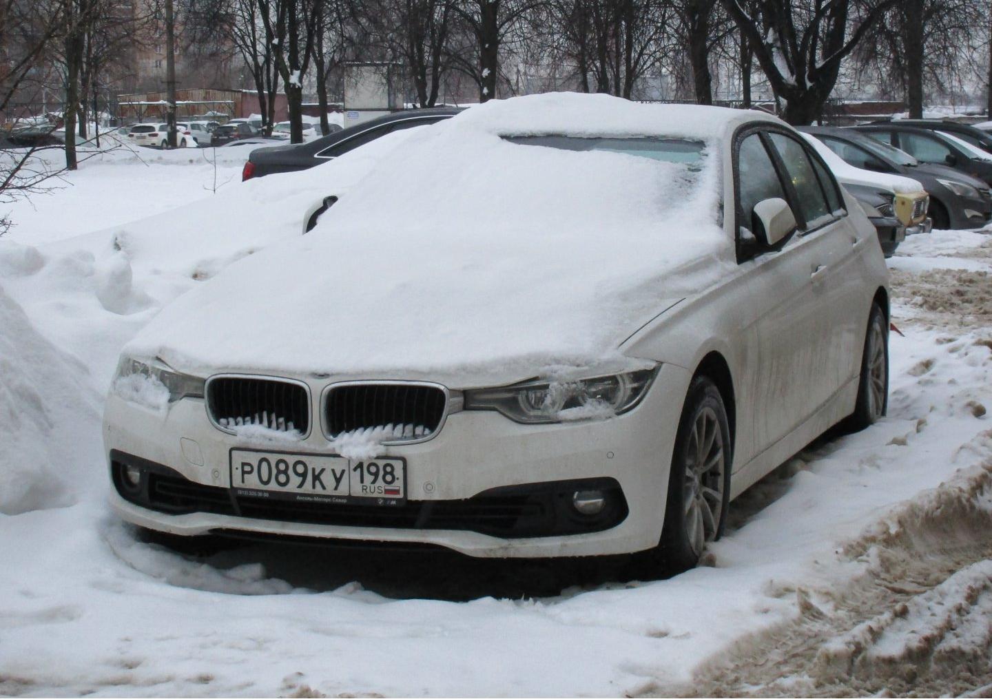 Автомобиль госномер Р089КУ198