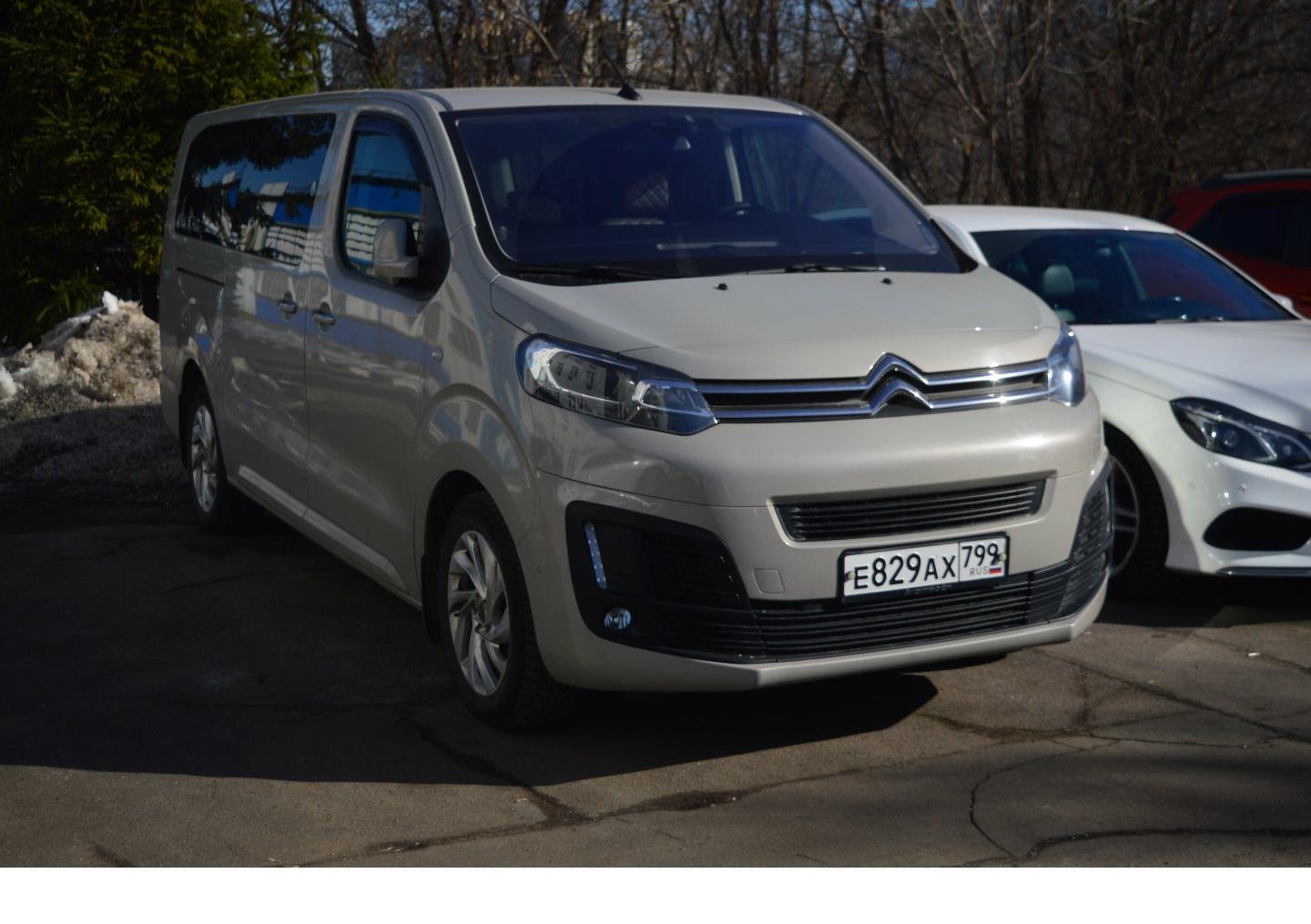 Автомобиль госномер Е829АХ799