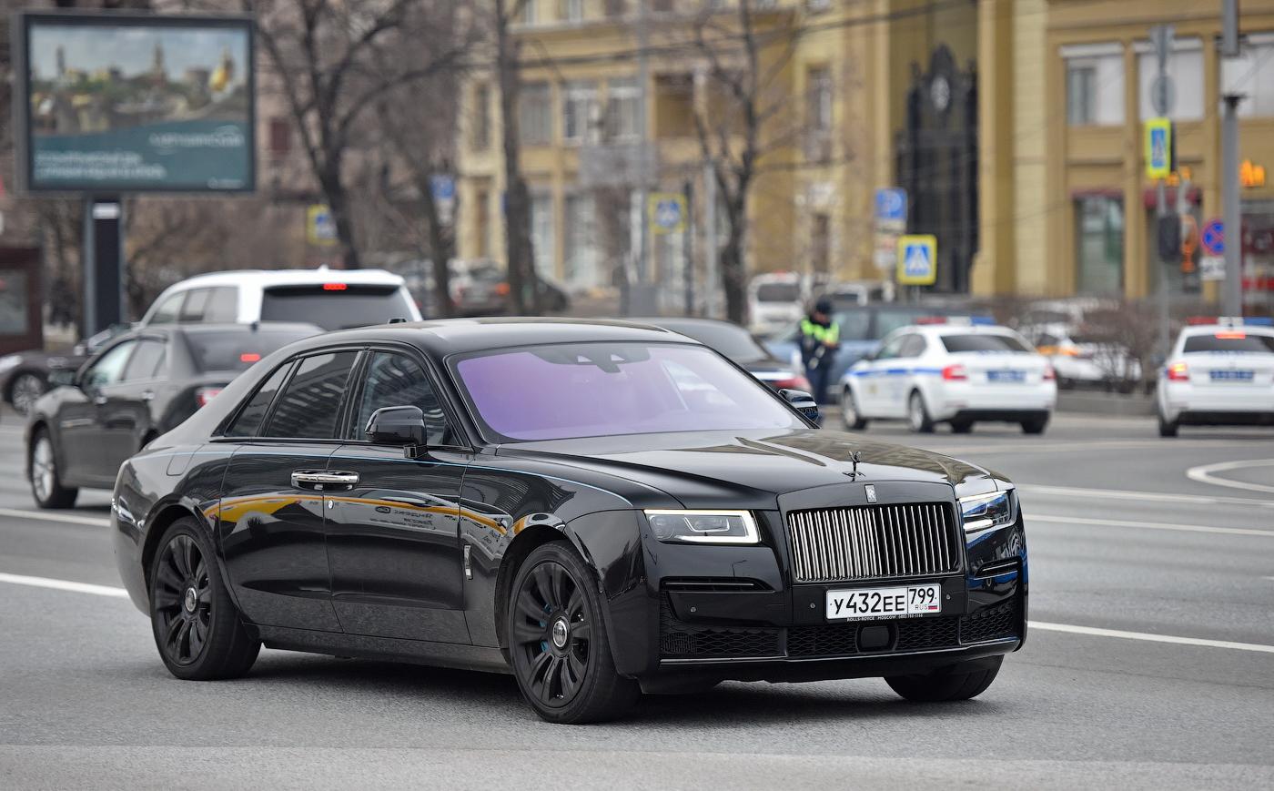 Автомобиль госномер У423ЕЕ799