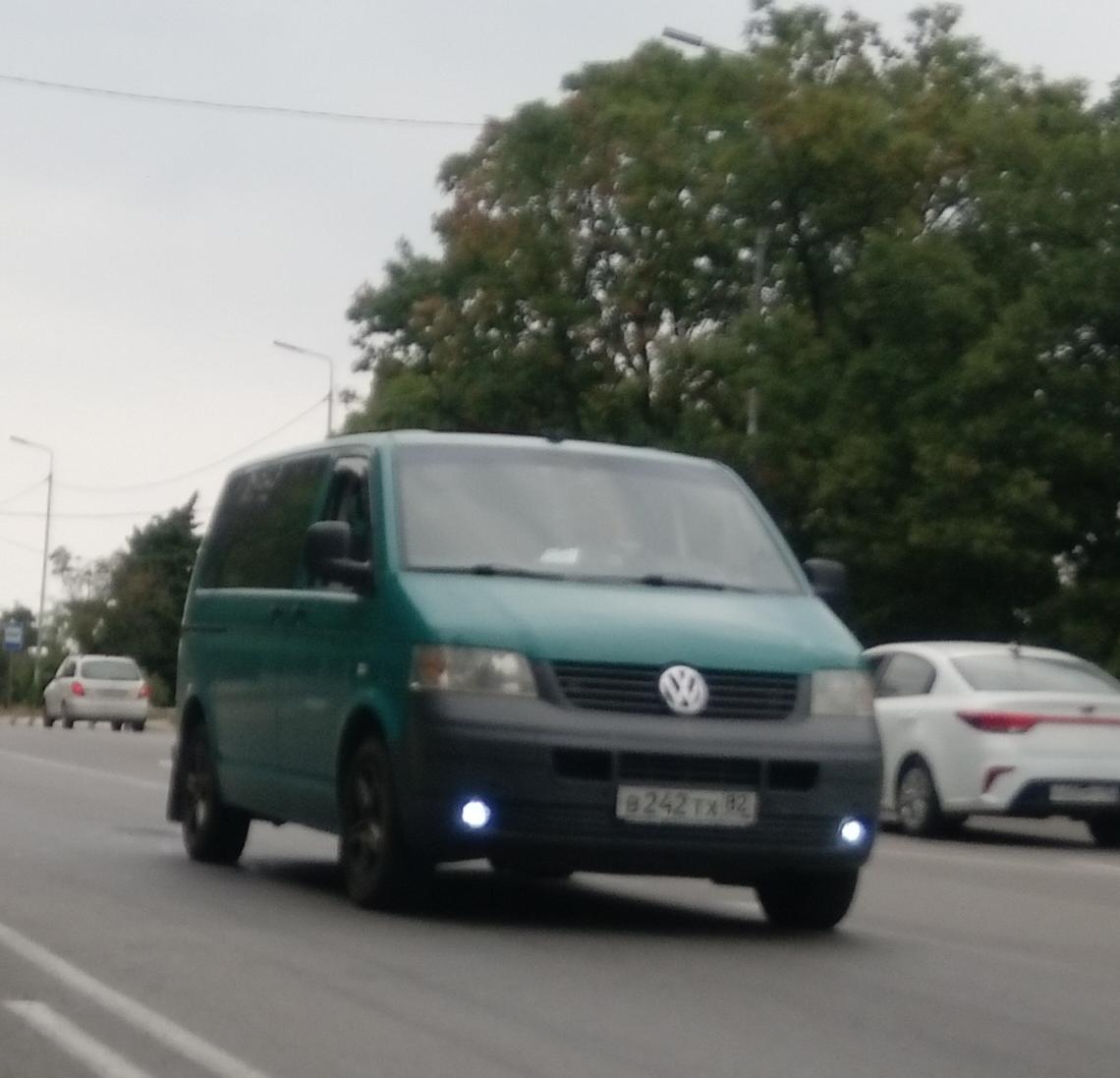 Автомобиль госномер В242ТХ82