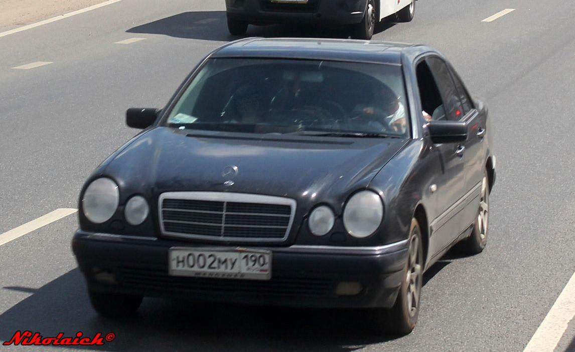 Автомобиль госномер Н002МУ190