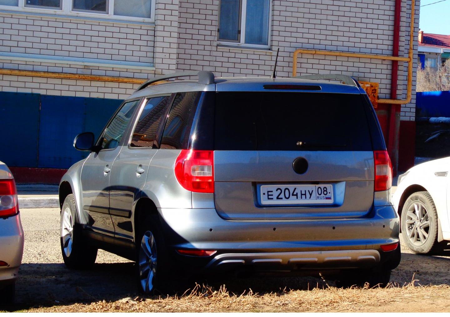 Автомобиль госномер Е204НУ08