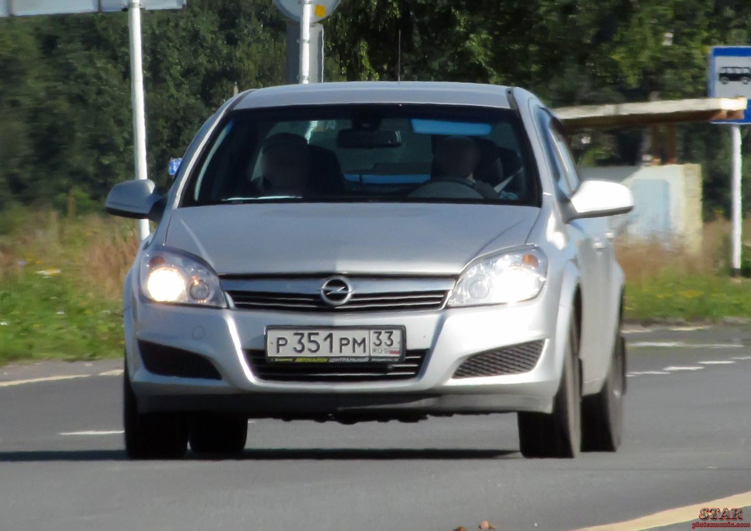Автомобиль госномер Р351РМ33