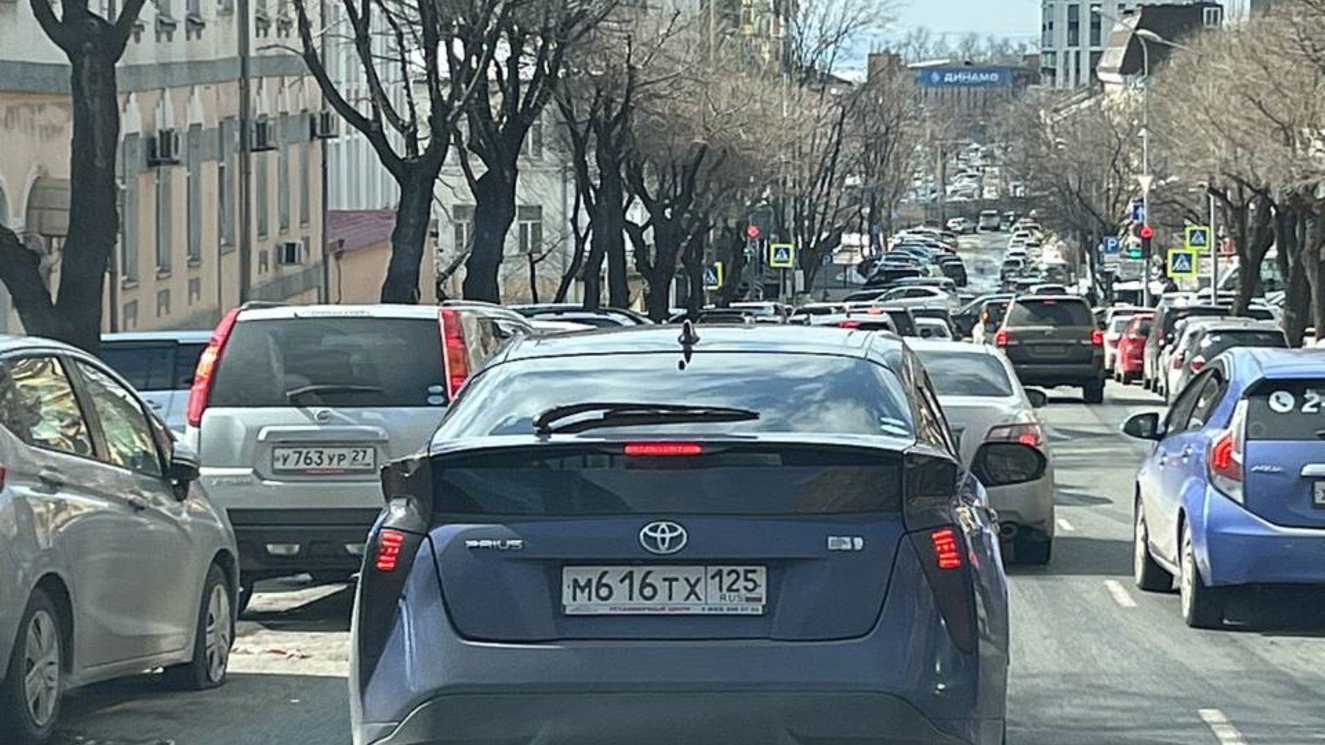 Автомобиль госномер У763УР27