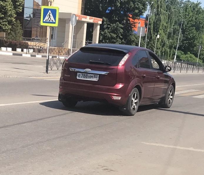 Автомобиль госномер Е788НМ82