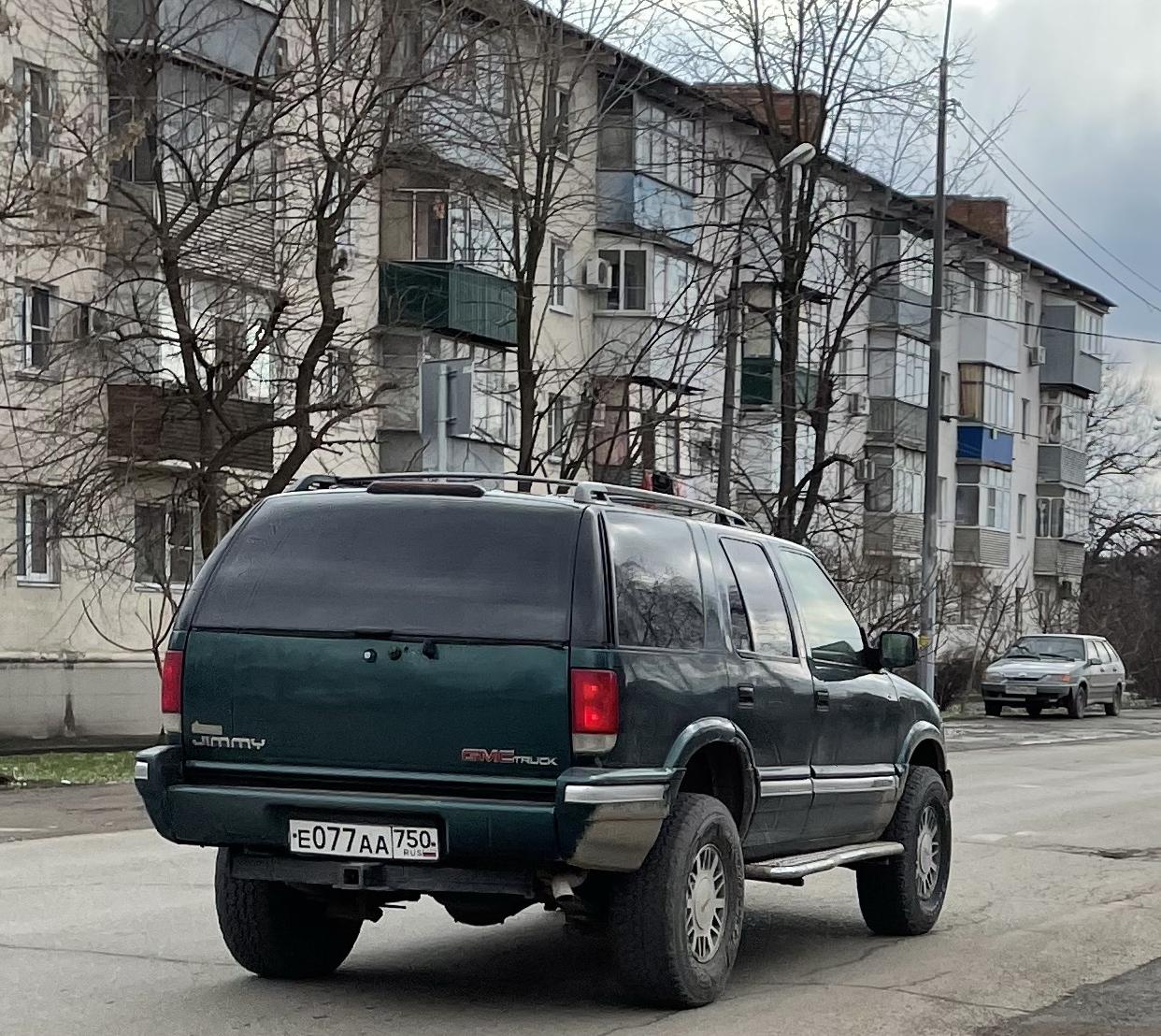 Автомобиль госномер Е077АА750