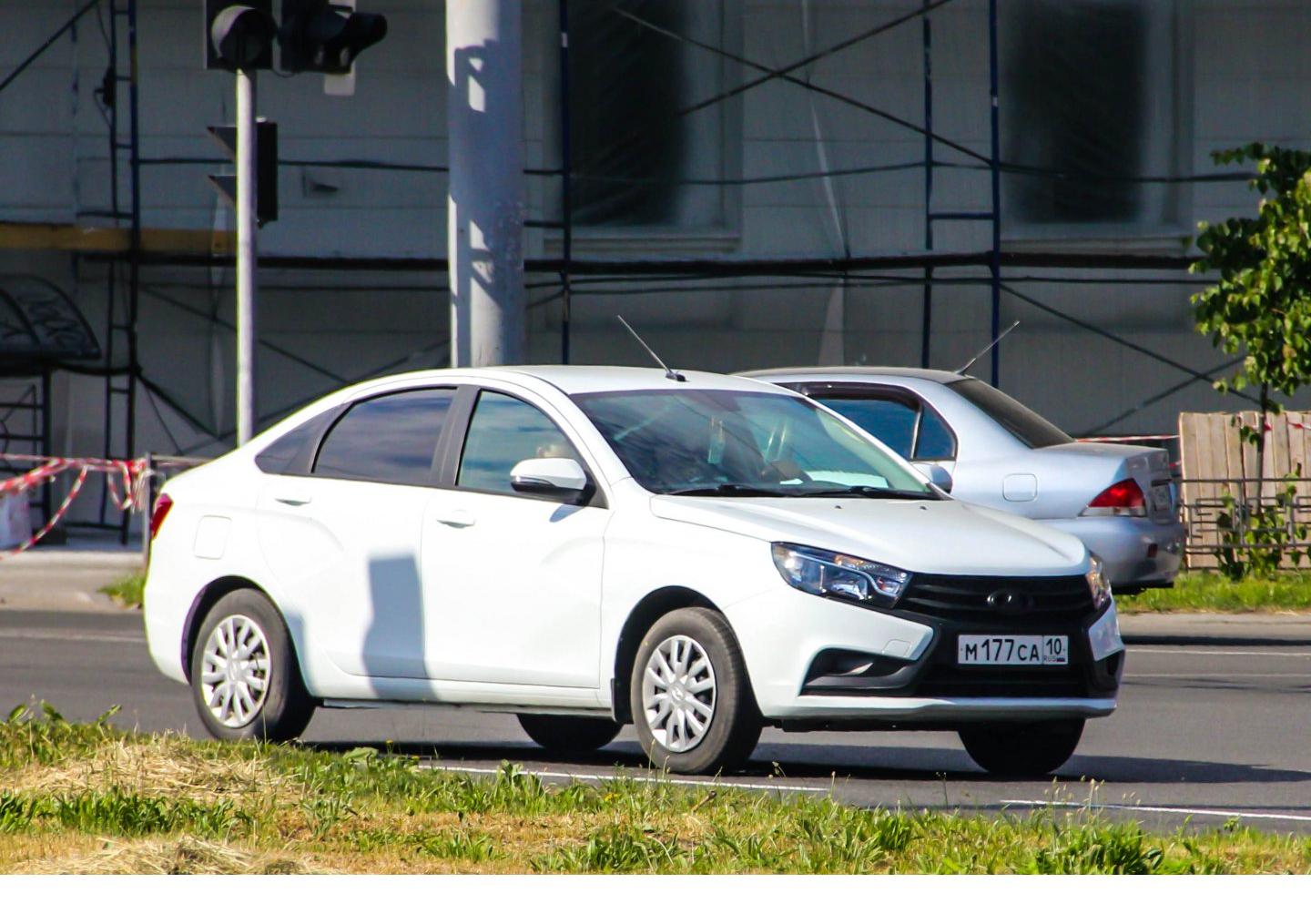 Автомобиль госномер М177СА10