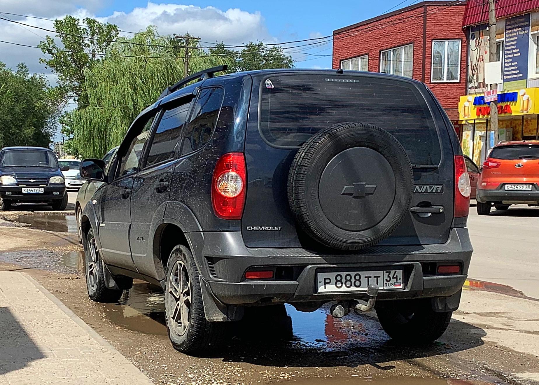 Автомобиль госномер Р888ТТ34