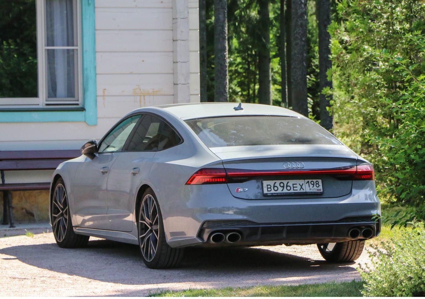 Автомобиль госномер В696ЕХ198
