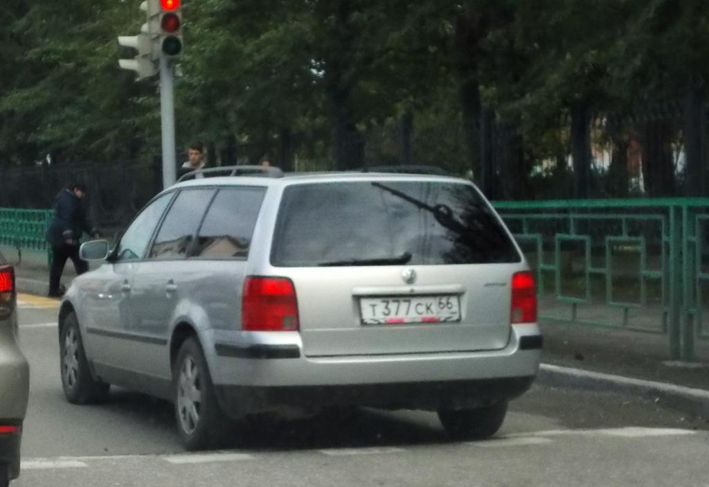 Автомобиль госномер Т377СК66