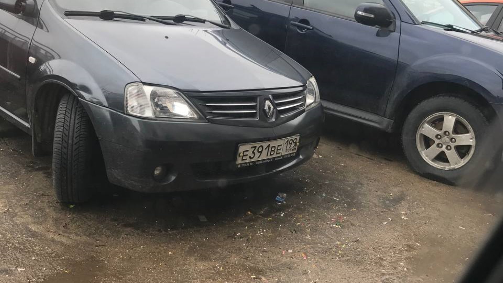 Автомобиль госномер Е391ВЕ199