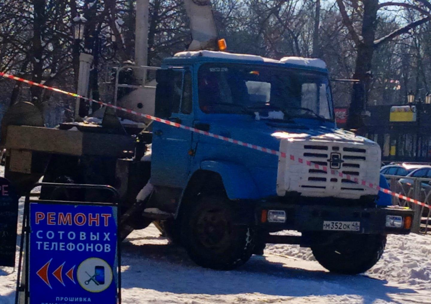 Автомобиль госномер М352ОК48