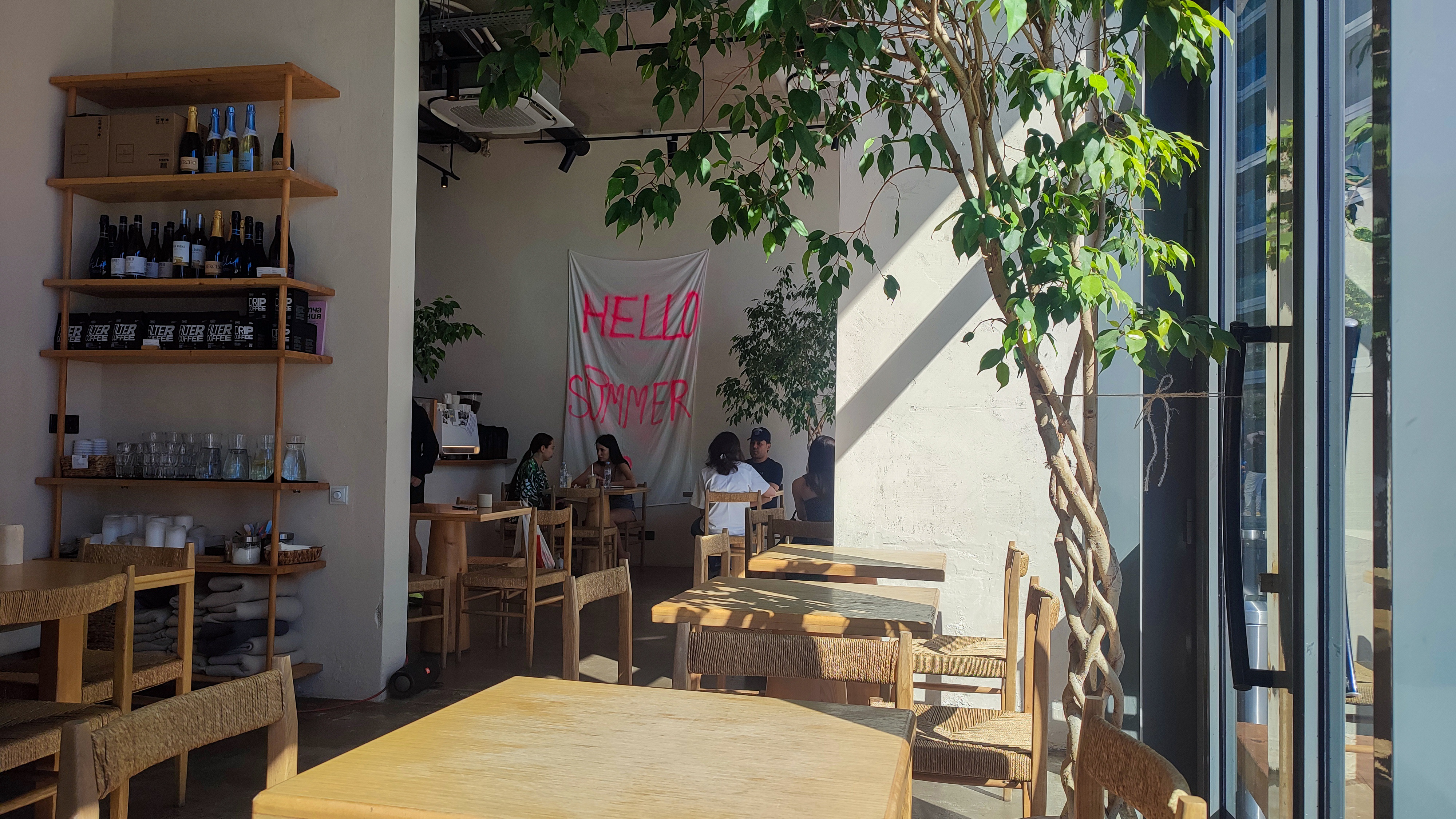 Pure Coffee & Food