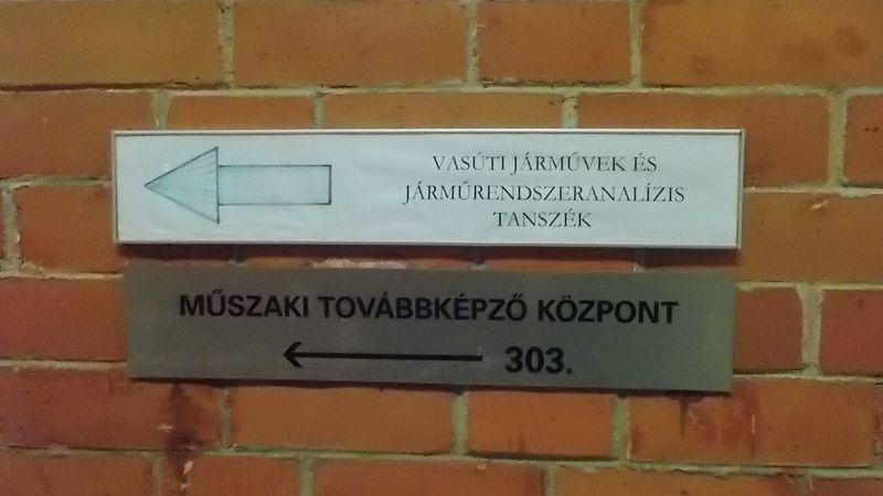 Портрет Ласло Ловаса