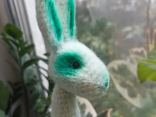зелёный заяц