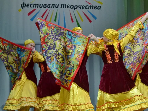 Выступление танцевальных коллективов