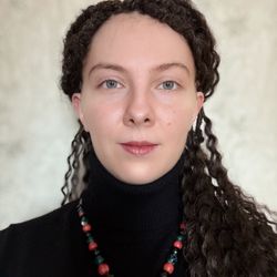 Юлия Овчарова