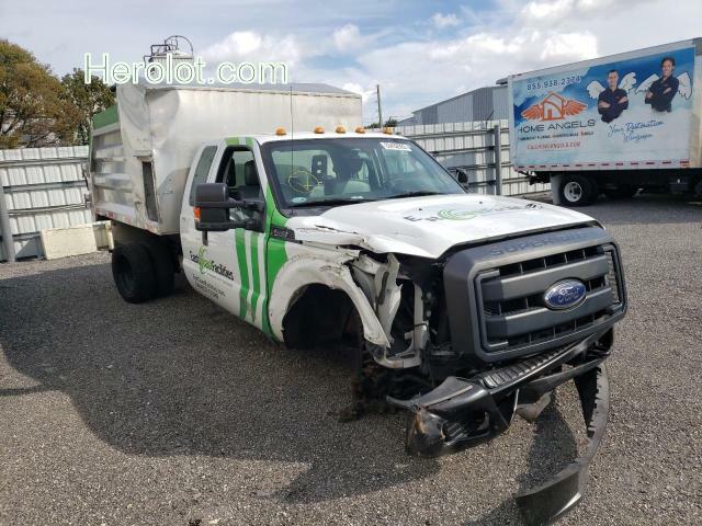 null white chassis gas 1FD0X4GY5FEA82880 photo #1