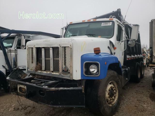 null white  diesel 1HTGLATT61H386544 photo #4