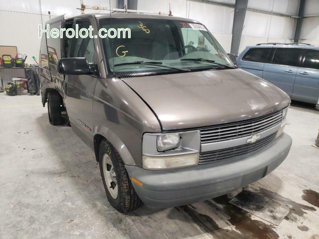 null brown  gas 1GCDL19X52B143953 photo #1