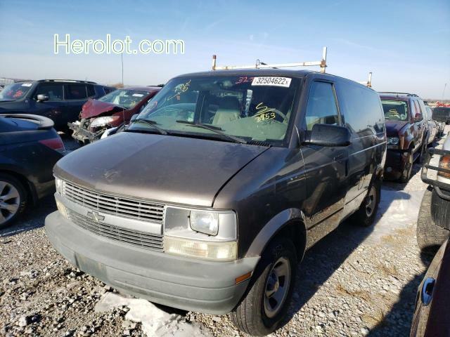 null brown  gas 1GCDL19X52B143953 photo #3