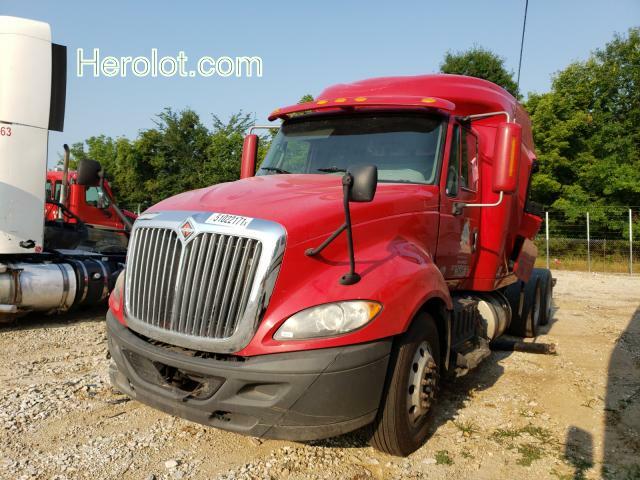 null red tractor diesel 3HSDJSNR5GN232541 photo #4