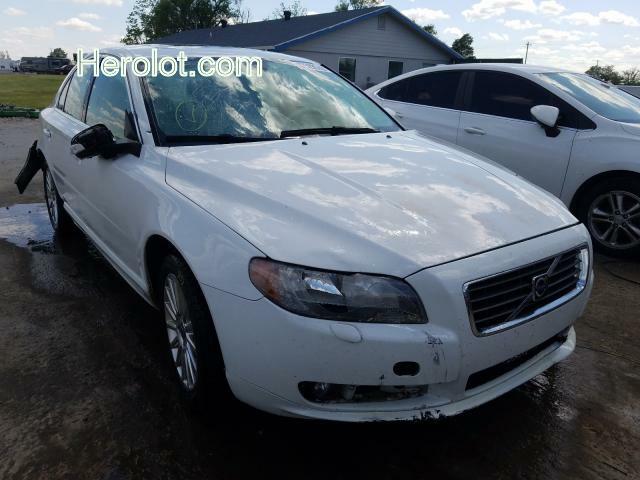 null white  gas YV1AS982771041832 photo #1