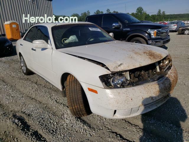 null white  gas JNKAY41EX3M006253 photo #1