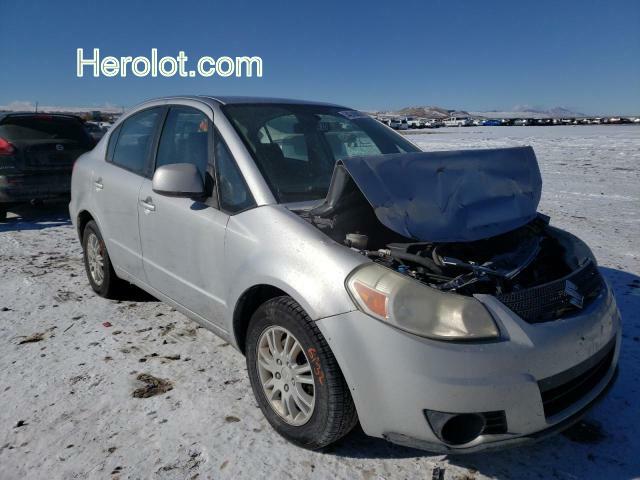 null silver  gas JS2YC5A37C6303316 photo #1