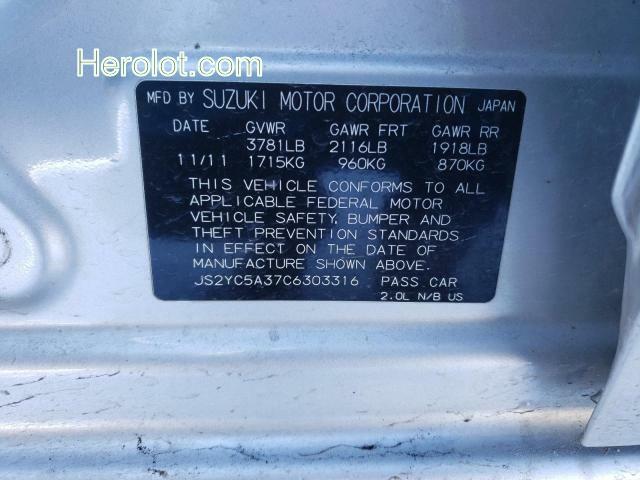 null silver  gas JS2YC5A37C6303316 photo #3