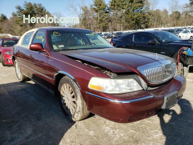 null maroon  gas 1LNHM82W63Y638147 photo #1