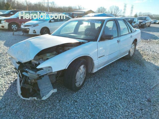 null white  gas 1G3WH54T2PD332111 photo #3