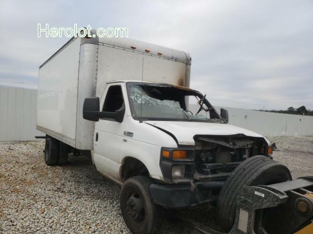 null white cutaway gas 1FDWE3FL7BDA63733 photo #1