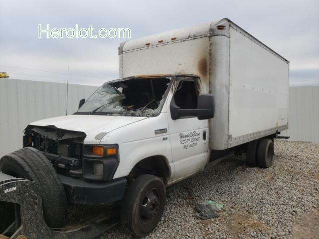 null white cutaway gas 1FDWE3FL7BDA63733 photo #3