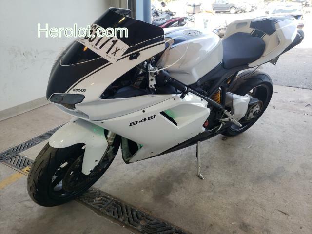 null white  gas ZDM1XBGV7AB012525 photo #4