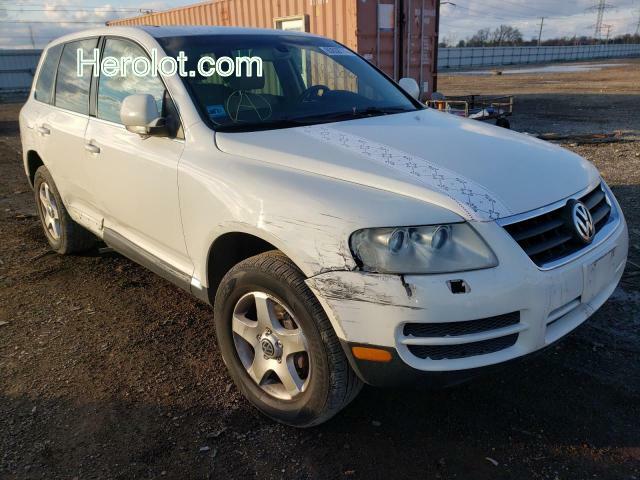 null white  gas WVGZG77LX5D074825 photo #1