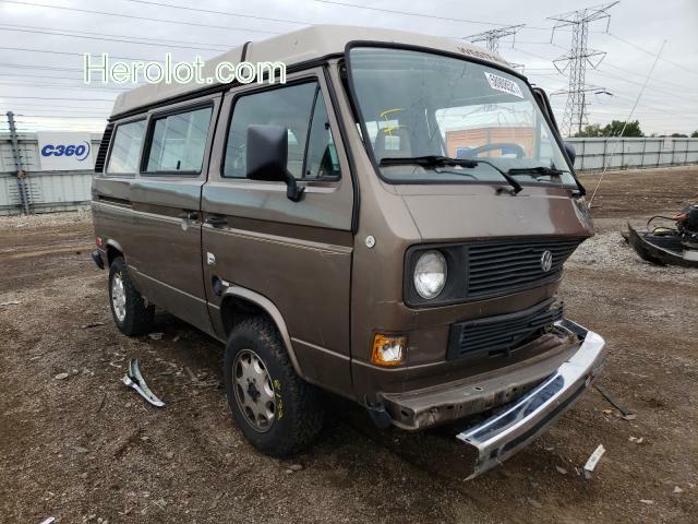 null brown  gas WV2XB0251FH077604 photo #1